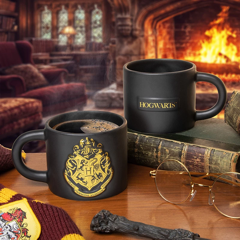 Paladone Hogwarts Crest caneca em relevo