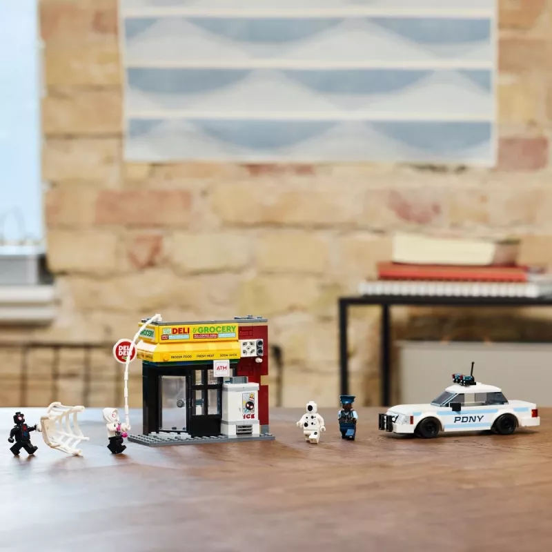 LEGO MARVEL 76311 Miles Morales vs. The Spot