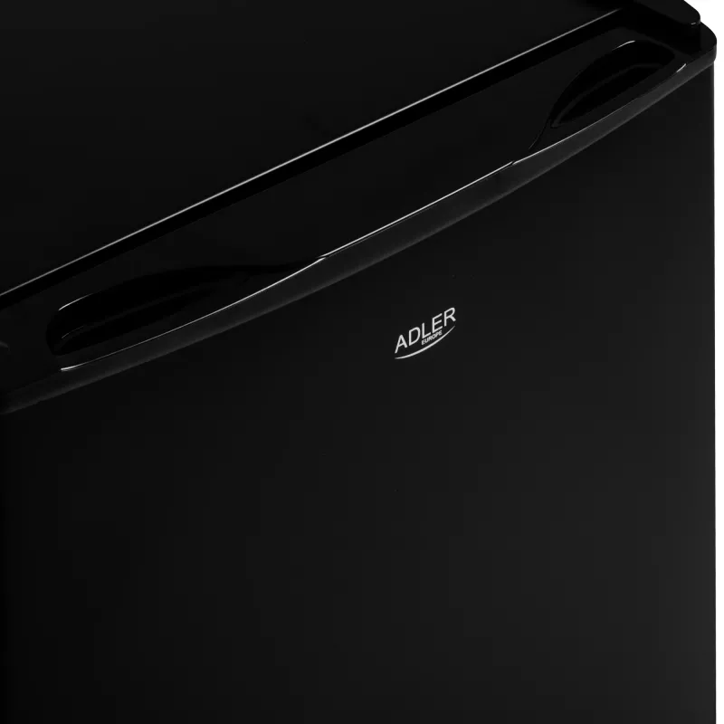 Adler frigorífico | AD 8096 | Classe de eficiência energética E | Independente | Despensa | Altura 49,5 cm | Capacidade líquida do frigorífico 45 L | 39 dB | Preto