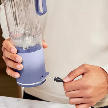 Blender portátil Ninja BC251EULD — recipiente de 0,57 L, bateria 11,1 V, lâminas de aço inoxidável, lavanda/transparente