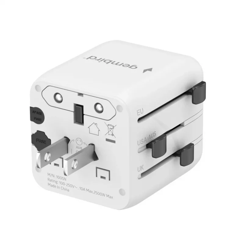 Adaptador de viagem universal GEMBIRD TPA-INT-01-W — entrada 100–250 V, ficha Type-G, dimensões compactas 84×56×85 mm