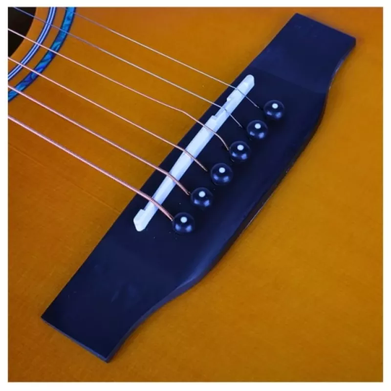 Guitarra eletroacústica V-tone VEAG1 CE 4/4 madeira — Dreadnought tamanho completo, Cutaway, tampo em abeto, fundo e ilhargas em mogno, pré-amplificador incorporado