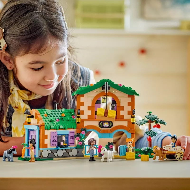 LEGO Friends 42654 Rancho de Póneis e Estábulo
