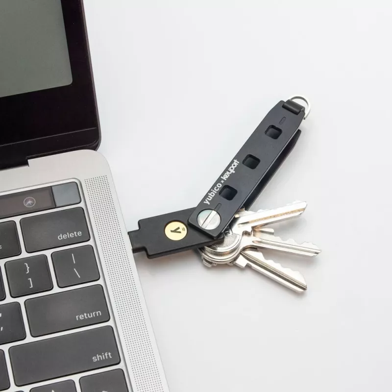Yubico x Keyport Pivot 2.0