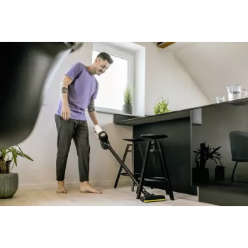 Aspirador de bateria 2 em 1 Kärcher VC 4, sem saco, sem fios, 21,6 V Li-Ion, 30 min. de autonomia, HEPA, 2 velocidades, amarelo/preto