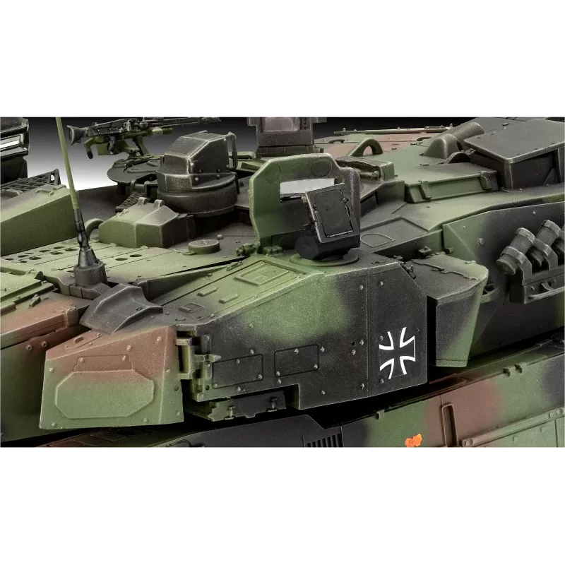 Maquete em plástico REVELL Leopard 2A7A1 kit de carro de combate militar (escala não indicada)