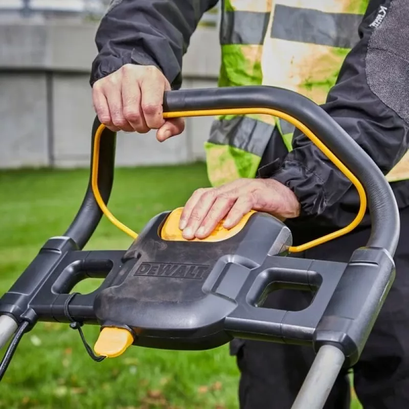 Corta-relvas DeWALT DCMW564P2-QW