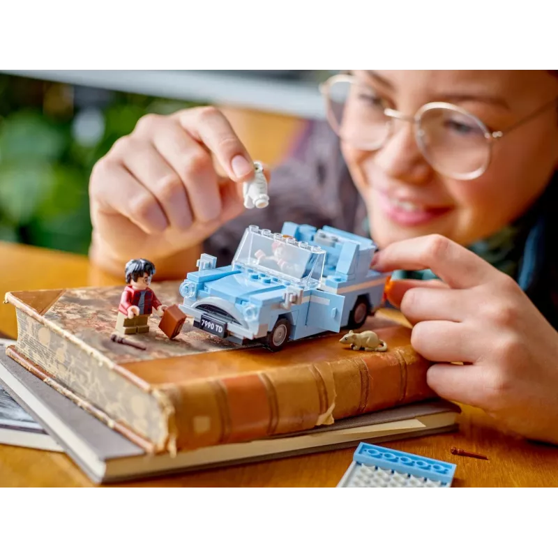 LEGO Harry Potter Ford Anglia voador carro de brinquedo para crianças a partir de 7 anos, rapazes e raparigas, modelo construível com minifigura Ron Weasley e Hedwig