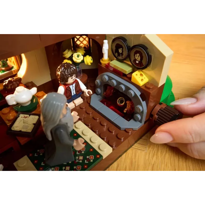 LEGO ICONS 10354 O Senhor dos Anéis: O Shire