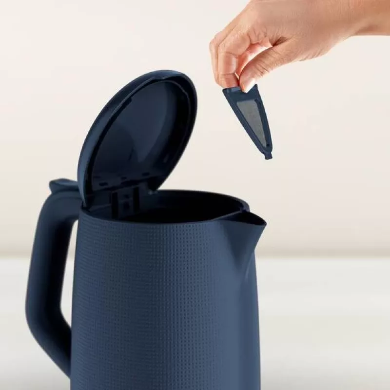 Chaleira elétrica Tefal KO2M0410 — 1,7 L, 2400 W, azul, indicador de nível de água, filtro anticalcário