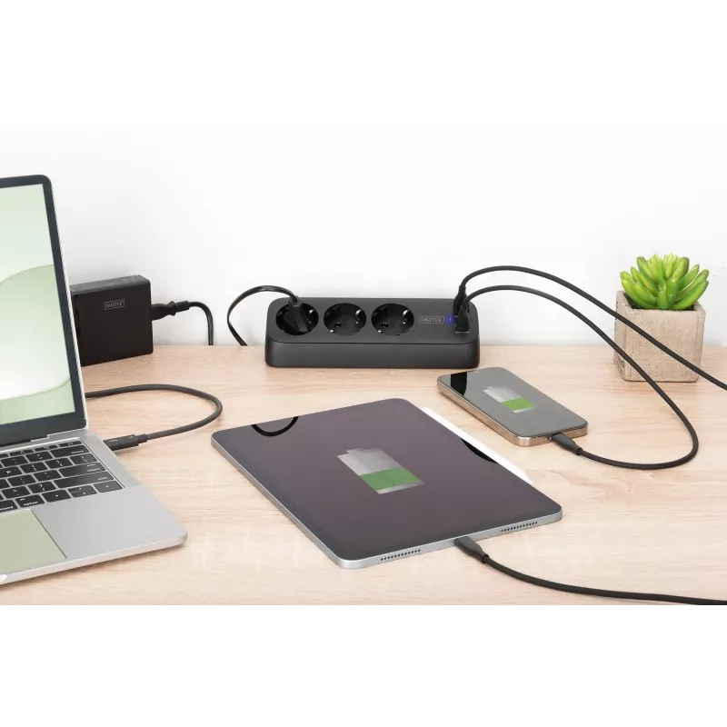Extensão elétrica DIGITUS 3 tomadas com 2×USB-A & 1×USB-C, 3 tomadas AC tipo E/F, cabo de 1,5 m, preto