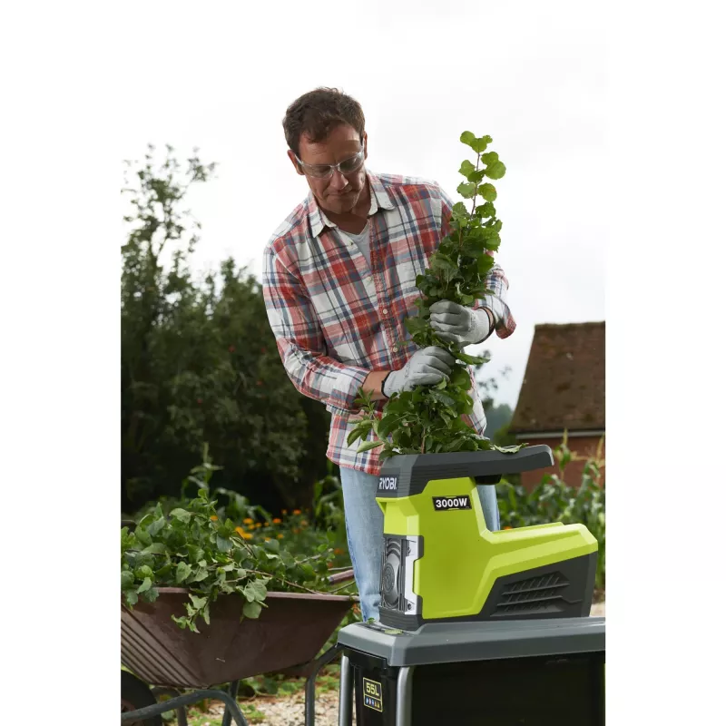 Ryobi RSH3045U - Triturador - Elétrico - 3000 W - Capacidade de corte: 45 mm - 21 kg