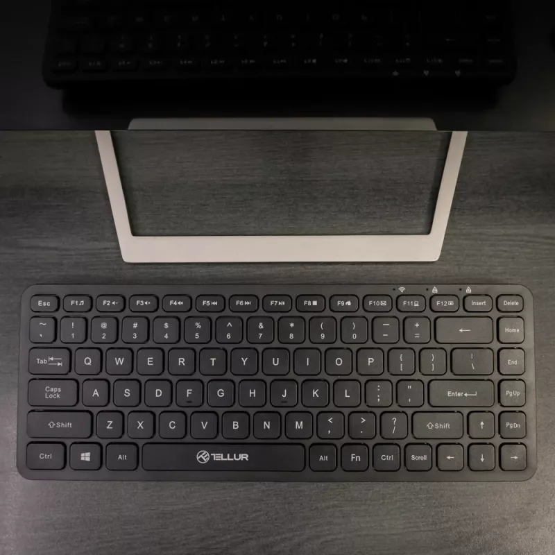 Mini teclado sem fios Tellur TLL491251 preto design compacto, layout portátil