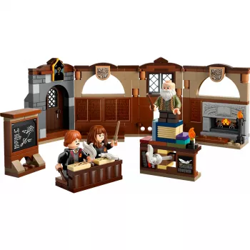 Conjunto de construção LEGO Harry Potter Aula de feitiços do Castelo de Hogwarts 76442 – 204 peças, 3 minifiguras, para crianças a partir dos 8 anos