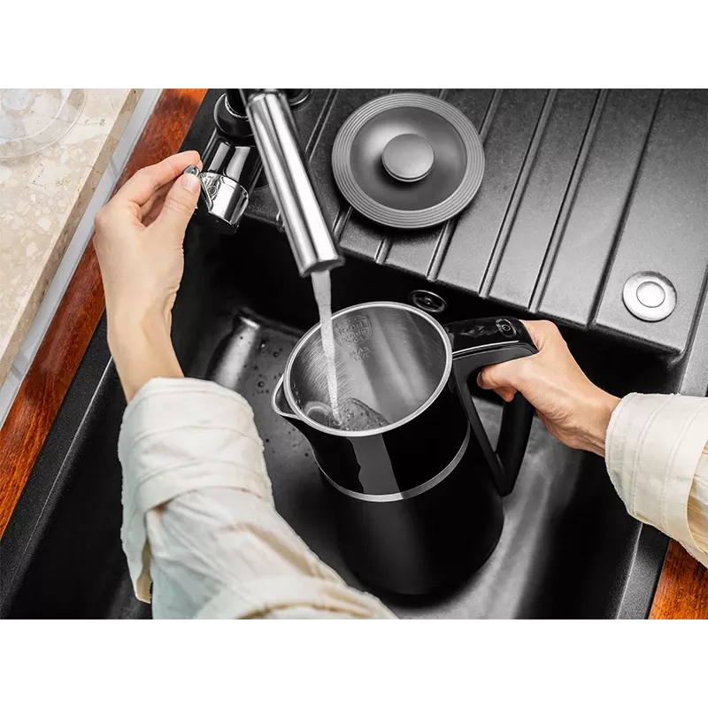 Chaleira elétrica LAFE 1,7L 2200W preta