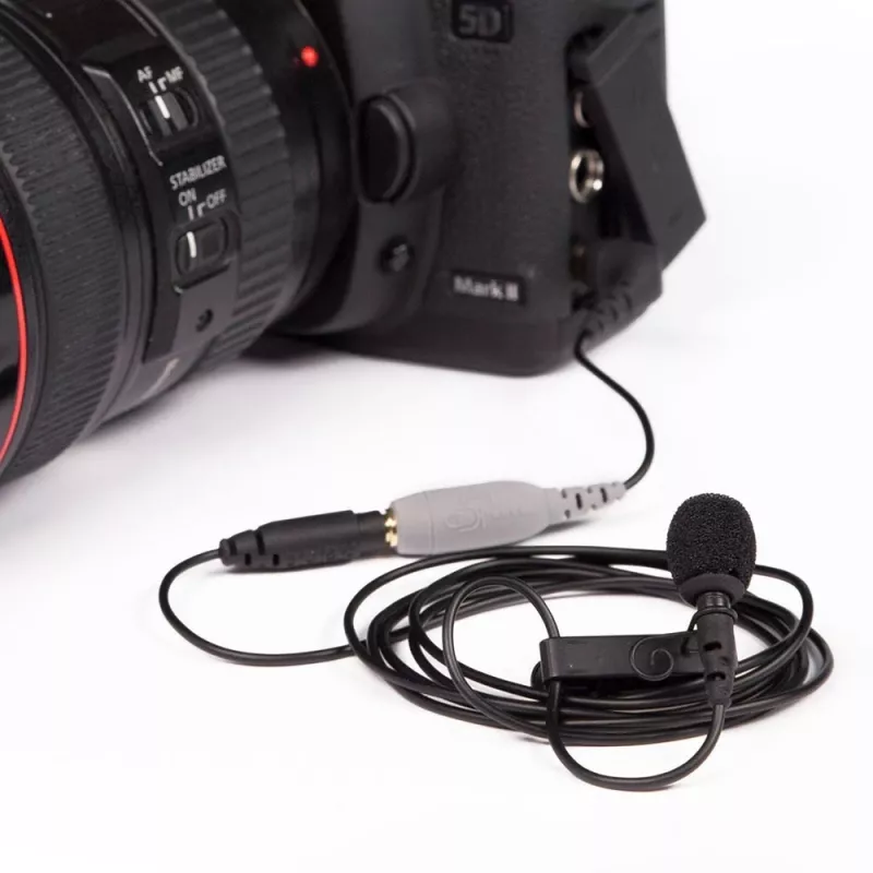 Microfone lavalier RØDE smartLav+ — com fios, omnidirecional, 3,5 mm, 20–20.000 Hz, sensibilidade -35 dB, 2 unid., estojo de transporte