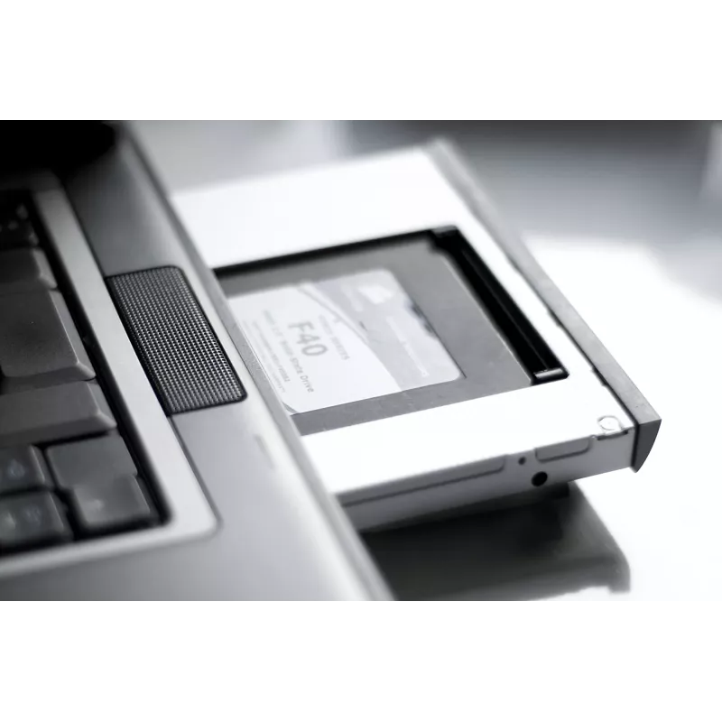 Moldura de montagem SSD / HDD CD / DVD / Blu-ray SATA para SATA III 12,7 mm