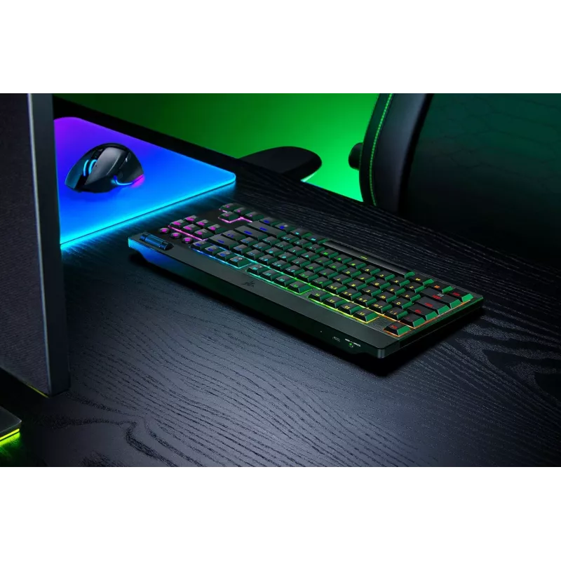 Razer BlackWidow V4 Low-Profile Tenkeyless HyperSpeed teclado gaming, interruptores verdes, disposição US