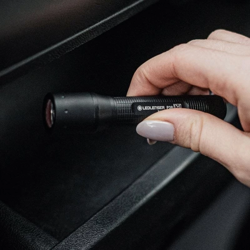 Lanterna Ledlenser P3R preta — lanterna de chaveiro LED compacta recarregável
