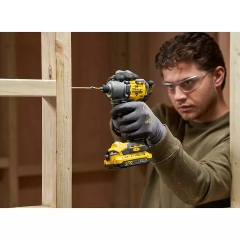 Chave de impacto Stanley FATMAX SFMCF830B-XJ 3200 rpm preto amarelo