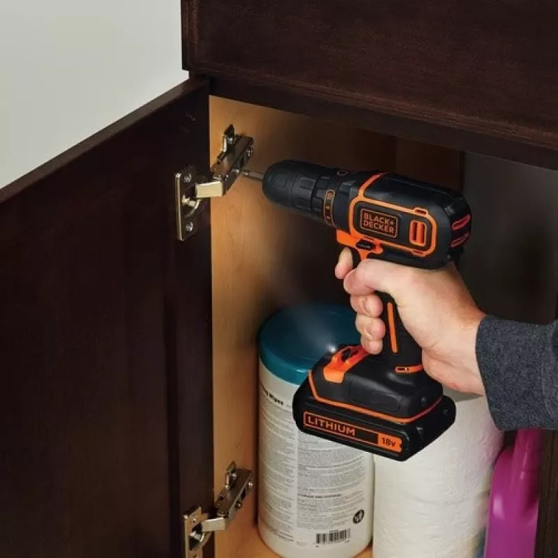 BLACK+DECKER 18V Berbequim aparafusador BDCDC18BAFC-QW