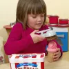 Melissa & Doug Scoop & Stack conjunto de gelados cozinha de brincar