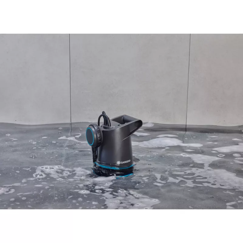 Bomba submersível GARDENA 09018-47 — motor de 550 W para remoção e desvio de água