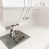 Máquina de costura SINGER Quantum Stylist 9960 — 600 pontos, 13 programas automáticos de casa de botão, sistema de braço livre
