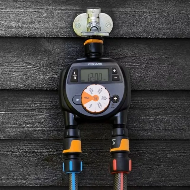 Temporizador de rega Fiskars com saída dupla 1054792