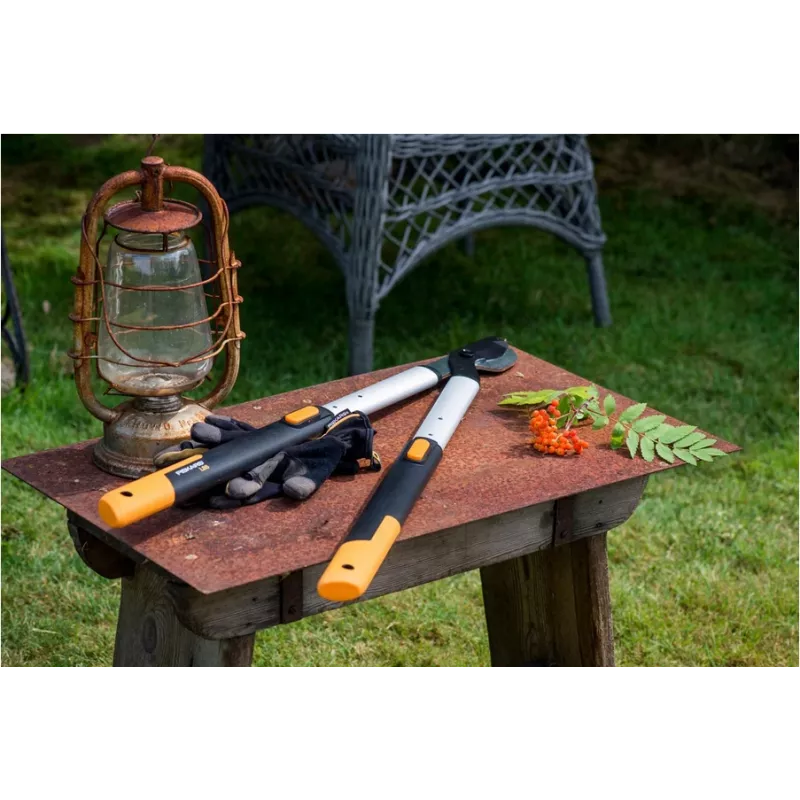 Tesoura de poda telescópica Fiskars SmartFit 915 mm L86 preta laranja (1013564)