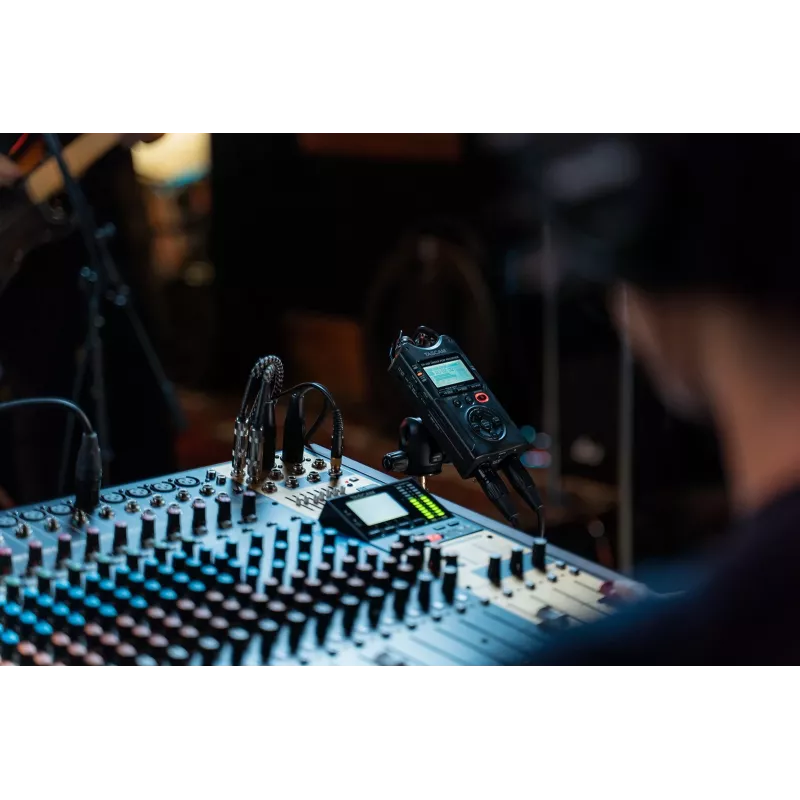 Tascam DR-40X - gravador digital portátil com interface USB, gravação estéreo 2 x