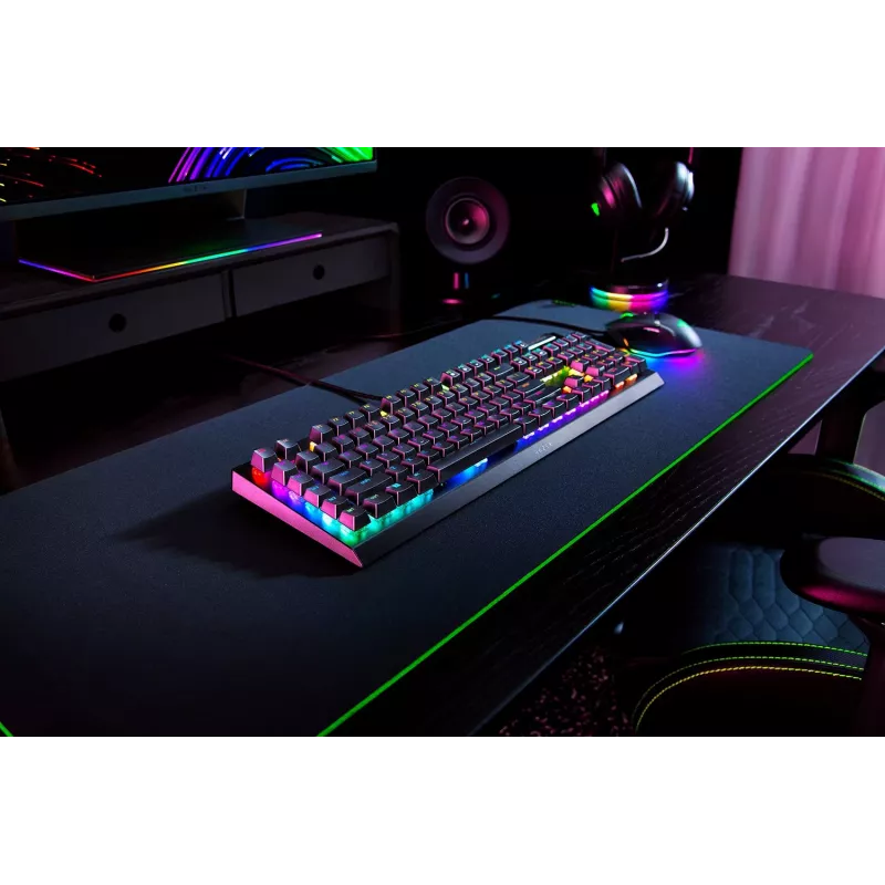 Razer BlackWidow V4 X teclado gaming com fios, cirílico, interruptores Yellow, preto