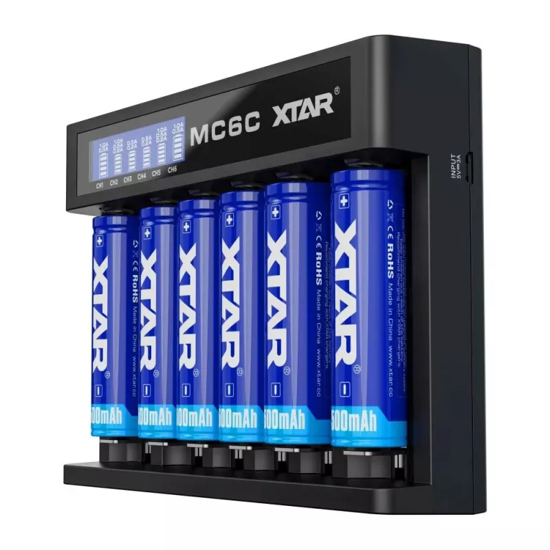 Carregador XTAR MC6C multi-slot inteligente para células cilíndricas Li-Ion, 6 slots, suporta 18650/21700/AA, entrada 5V, preto