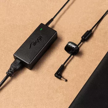 Fonte de alimentação Akyga AK-ND-72 para portáteis Toshiba e impressoras Zebra, 80 W, 19 V, 4,22 A, 5,5 x 2,5 mm