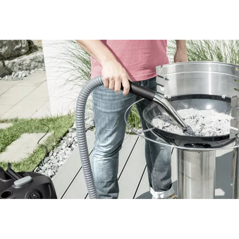 Aspirador a seco Karcher AD 4 Premium — 17 l, 600 W, sem saco, tubo metálico, tubo cromado