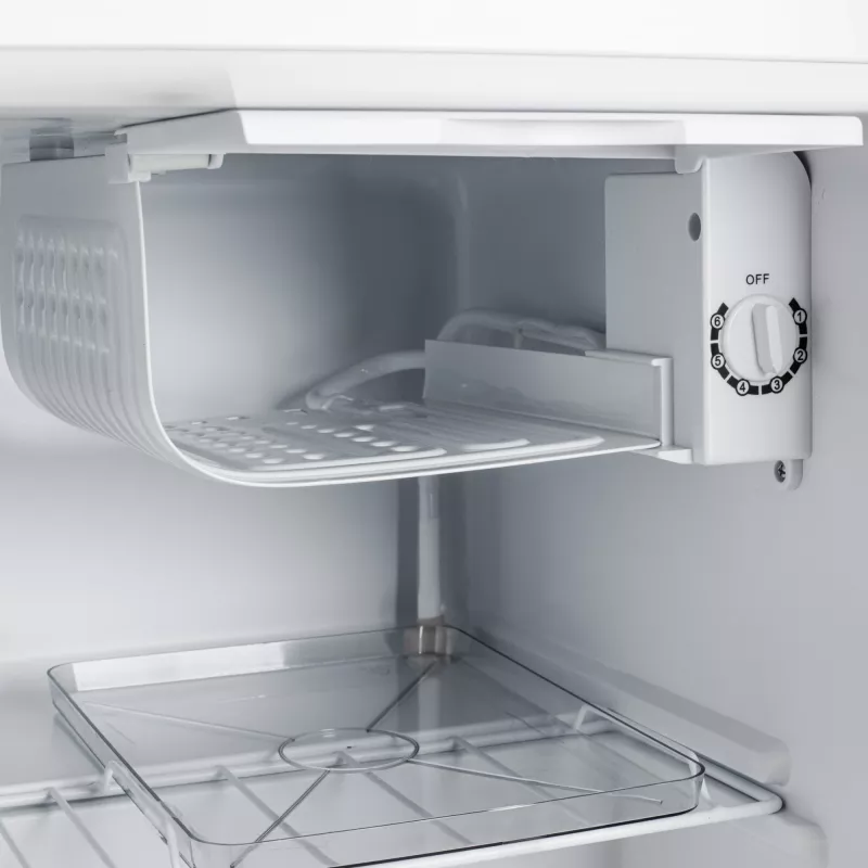 Frigorífico Adler | AD 8096 | Classe de eficiência energética E | Instalação livre | Frigorífico de volume total | Altura 51 cm | Capacidade líquida do compartimento de refrigeração 45 L | 39 dB | Branco