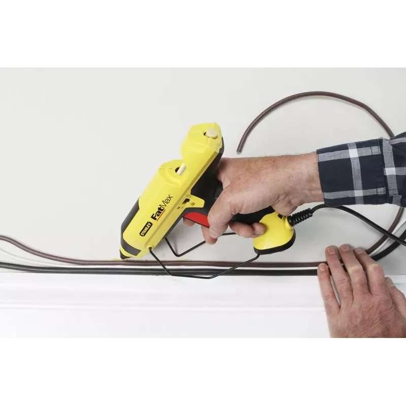 Pistola de cola quente STANLEY FatMax GR 100 R 200 W, débito 18,83 g/min, alimentação CA, tempo de aquecimento 1 min, preto/amarelo
