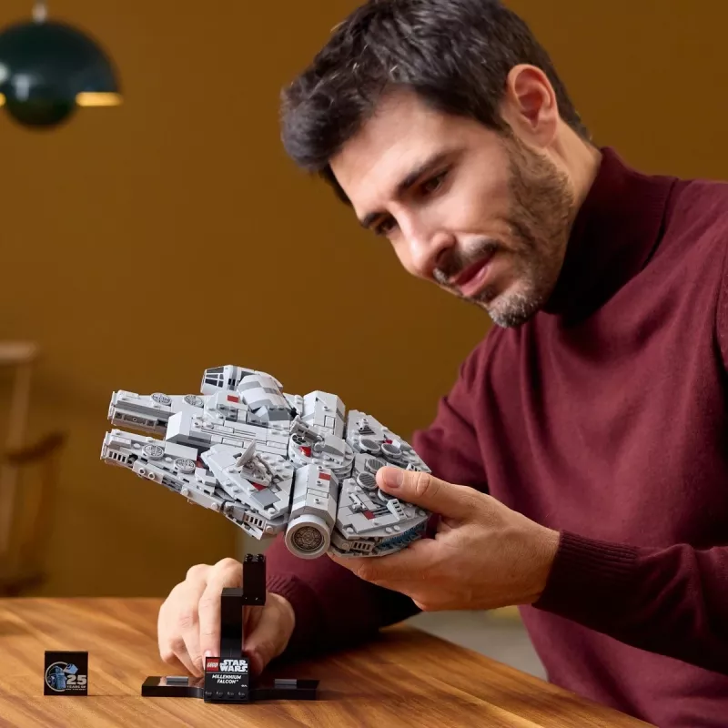 LEGO Star Wars 75375 Millennium Falcon conjunto de construção, 921 peças, 18+, 190×240×130 mm