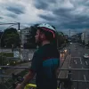 Capacete aberto Livall EVO21 branco construção de casco híbrido