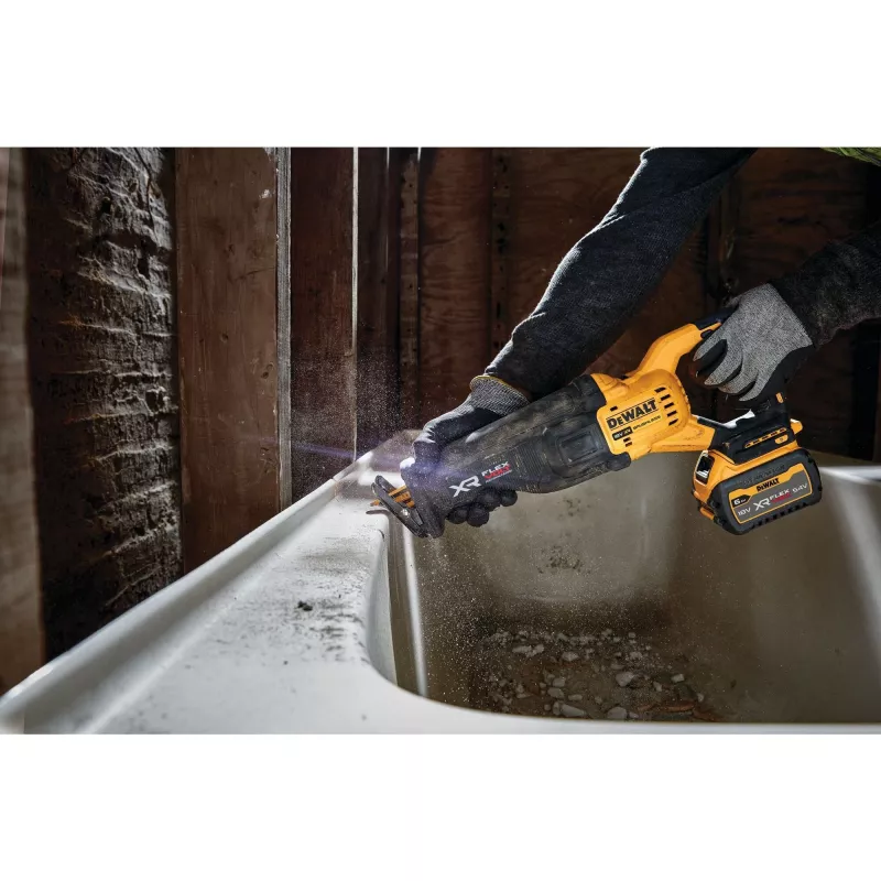 Serra sabre sem fio DeWalt DCS386 18v XR Brushless FLEXVOLT de alto desempenho