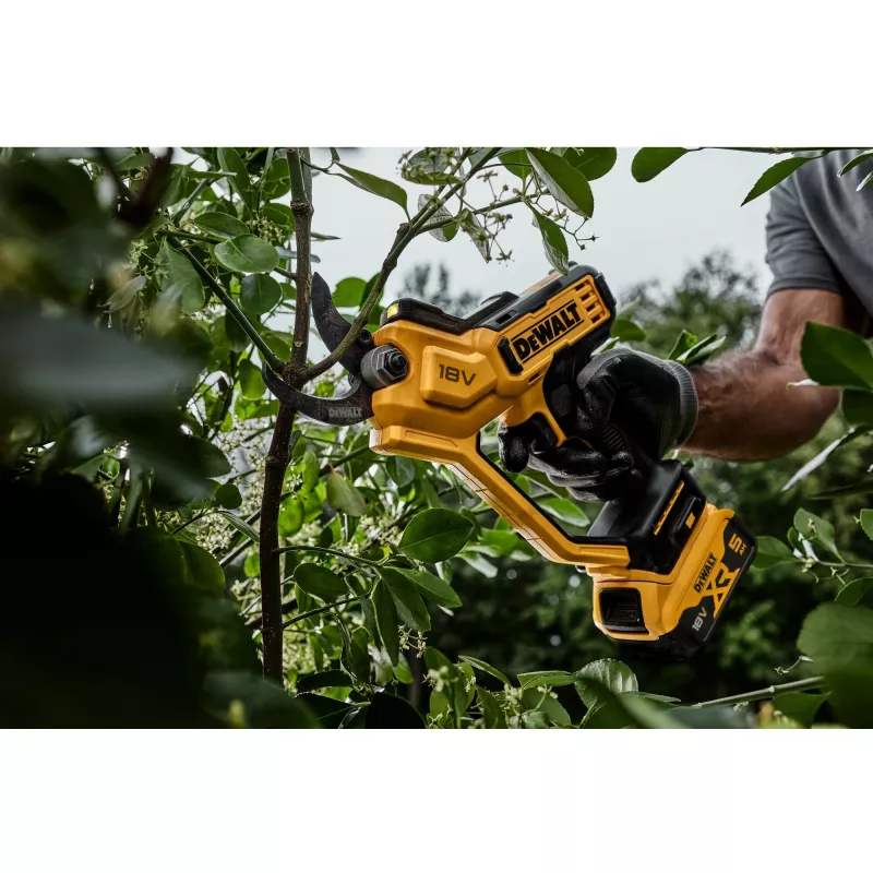 DeWALT DCMPP568N-XJ 18 V XR tesoura de poda a bateria, corte máx. 38 mm, 1,37 kg, amarelo/preto, sem bateria e carregador
