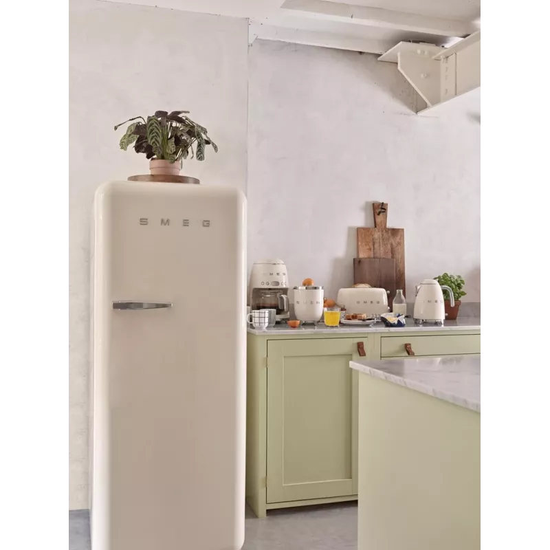 Chaleira Smeg 1.7L 2400W Cream