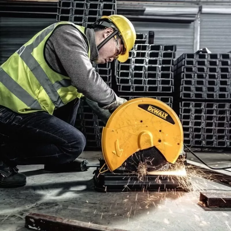 Serra de corte de mesa DeWALT D28730-QS 4000 rpm