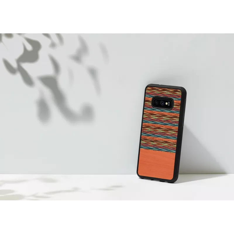Capa para smartphone Man and Wood para Galaxy S10e — xadrez castanho com contorno preto