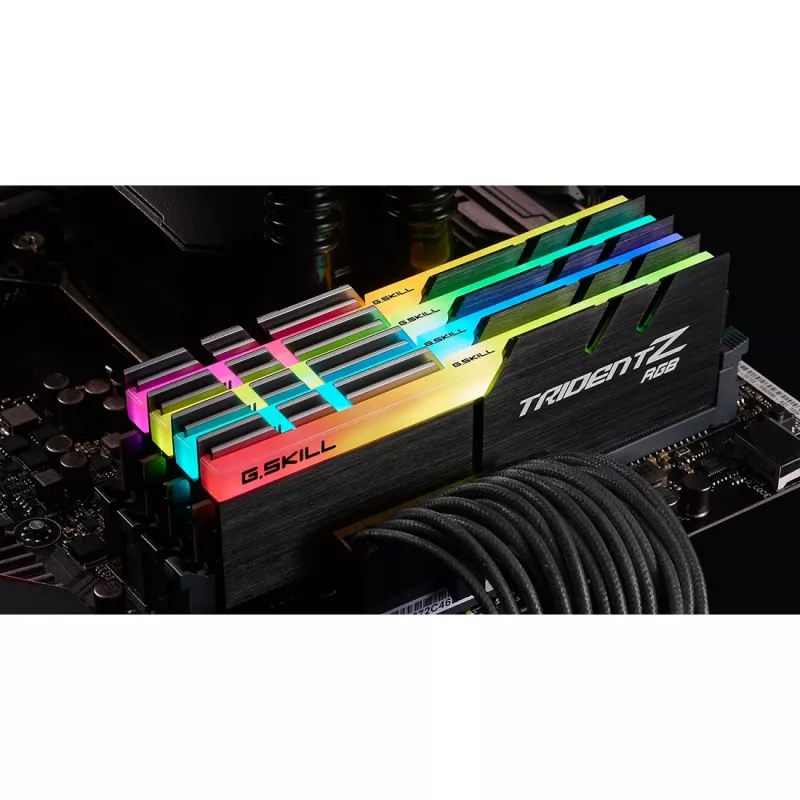 DIMM 32 GB DDR4-3600 (4x 8 GB) Quad-Kit, memória preta, F4-3600C16Q-32GTZRC, Trident Z RGB, INTEL XMP
