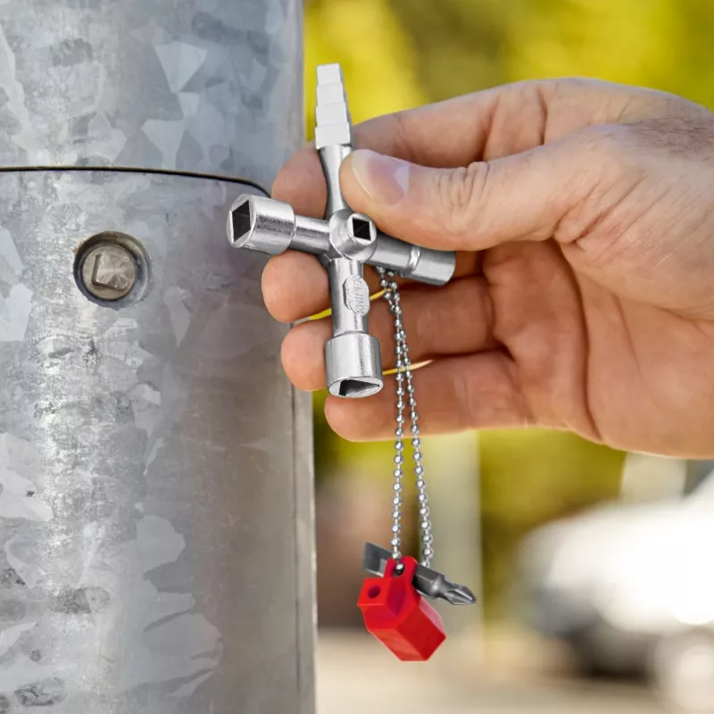 Chave universal para quadros elétricos Knipex 00 11 04