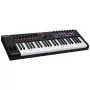Controlador de teclado MIDI M-Audio Oxygen Pro 49 — 49 teclas, 16 pads, 9 faders, ecrã OLED, USB, MIDI-Out