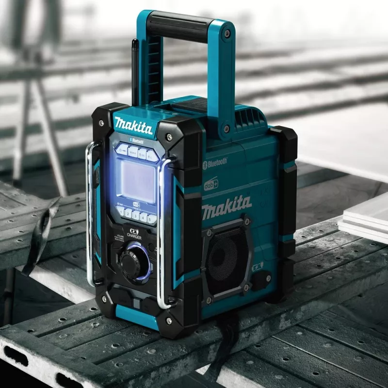 Rádio portátil Makita DMR301 — DAB/DAB+/FM/AM, USB-A, 18V Li-Ion, resistente a salpicos
