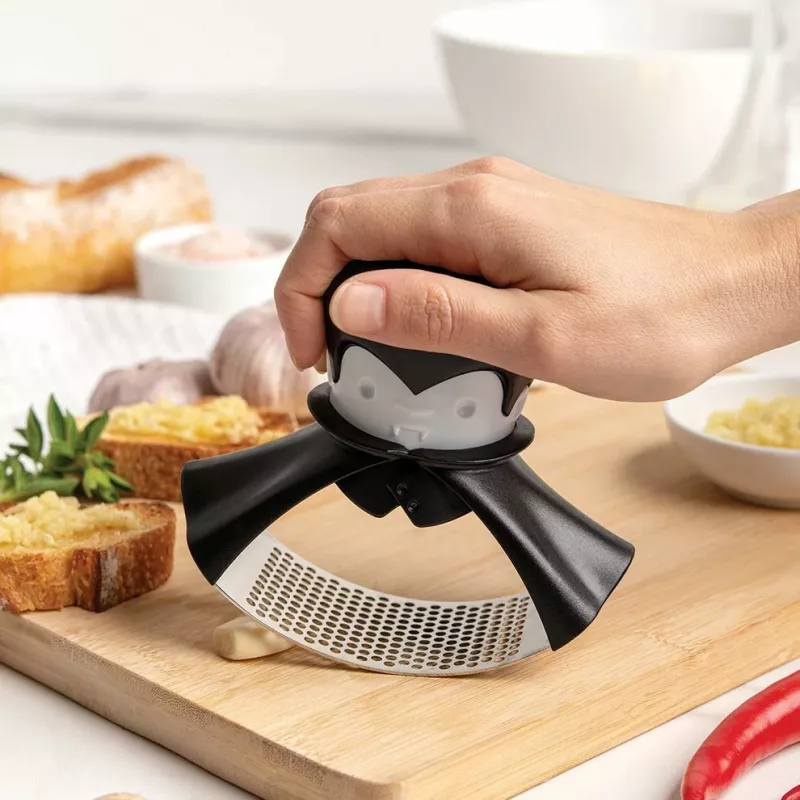 Espremedor de alho de mesa Ototo Design Rockula plástico aço inoxidável preto branco