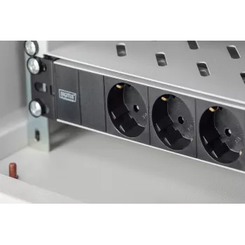 Régua de tomadas de alumínio Digitus DN-95411 3 tomadas de segurança 2 m